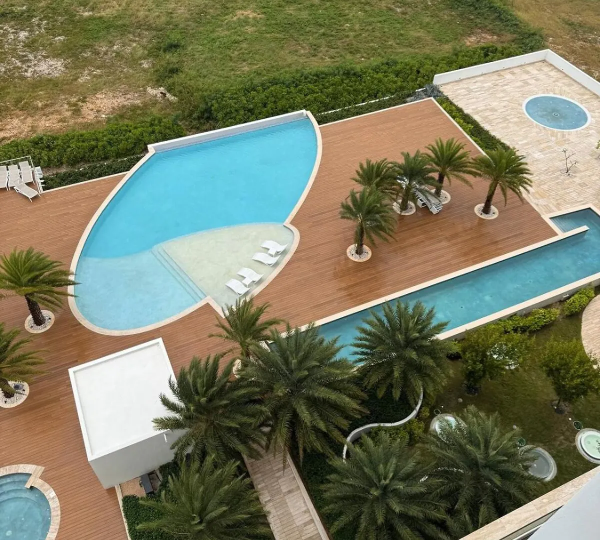 Confort & Luxury In Punta Cana At 7 Mares Cap Cana With Pools, Jacuzzi And Free Beach Access Apartment