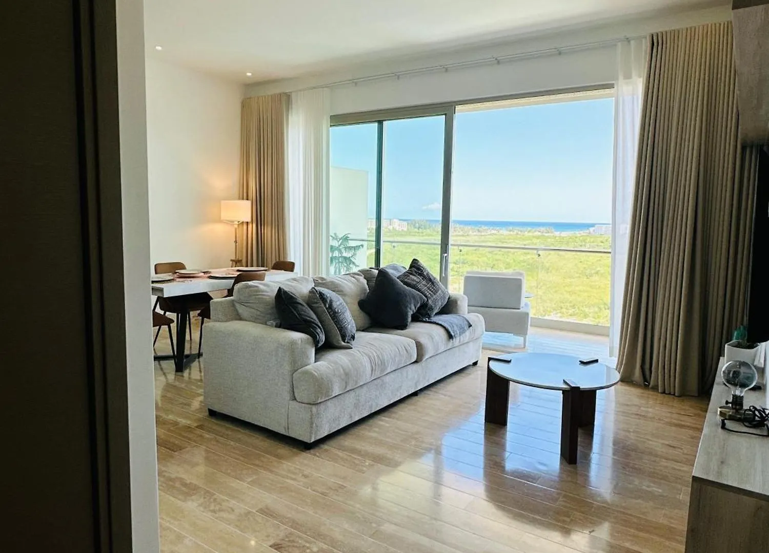 Confort & Luxury In Punta Cana At 7 Mares Cap Cana With Pools, Jacuzzi And Free Beach Access Apartment