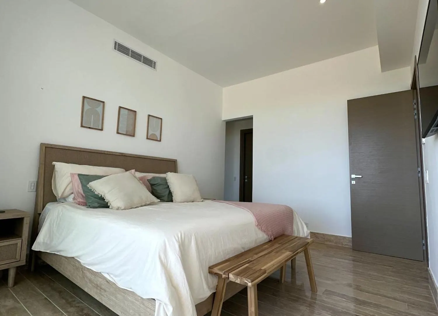 Confort & Luxury In Punta Cana At 7 Mares Cap Cana With Pools, Jacuzzi And Free Beach Access Apartment